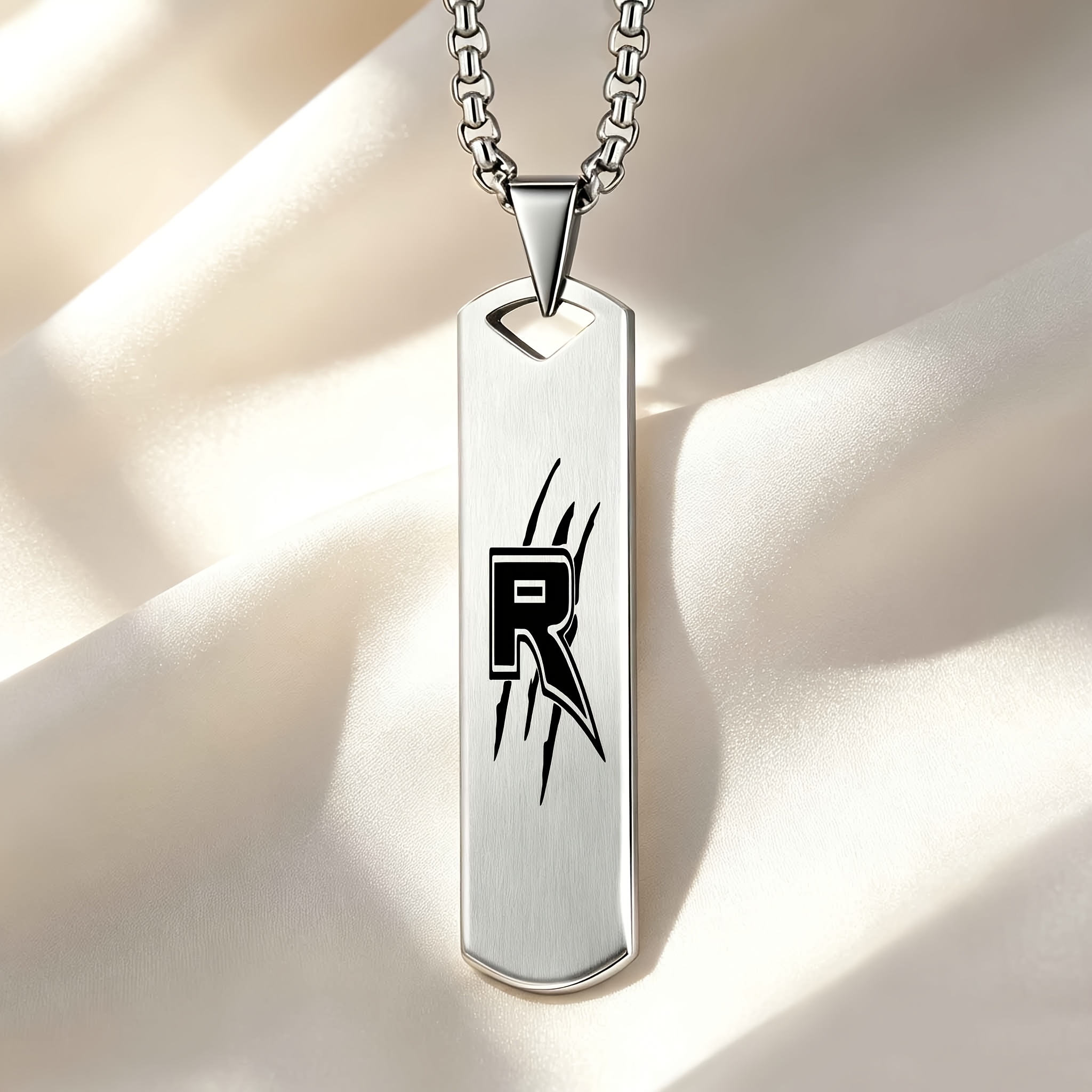 Clawprint & 'R' Pattern Pendant Necklace